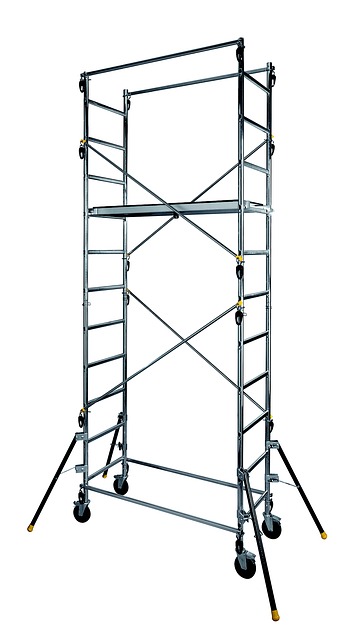 Mobile scaffolding